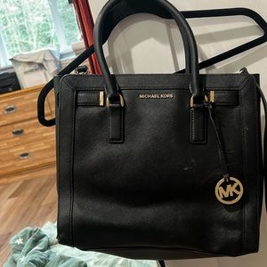 Michael Kors purse/crossbody